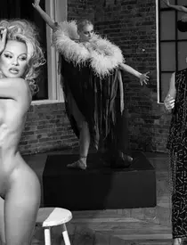 Pamela-Anderson-iubit6