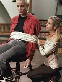 O mai ții minte pe Sarah Michelle Gellar, alias Buffy, spaima vampirilor? La 43 de ani, actrița arată mai bine ca în tinerețe!