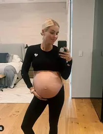 Claire Holt, actrița din Jurnalele vampirilor, a devenit mamă pentru a doua oară. A fost în travaliu 27 de ore!