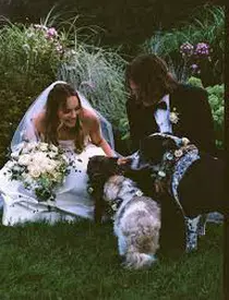 Elizabeth Gillies s-a căsătorit. Actrița din „Victorious”a avut o nuntă ca în povești, însă doar cu 10 invitați