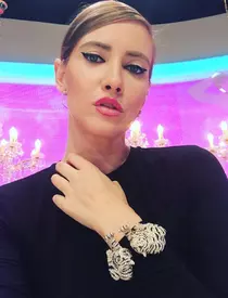 Scandal de proporții între Iulia Albu și Lino Golden. Vedeta îl acuză pe cântăreț de rasism, iar el a răspuns imediat: „Înțeleg că ești bătrână, dar...”