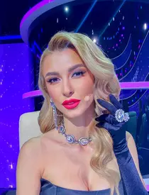 Andreea-Balan-1-819×1024