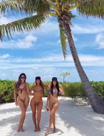 Khloe Kardashian suferă de COVID-19! Vedeta a participat la ziua surorii Kim: ”Virusul acesta e cât se poate de adevărat”