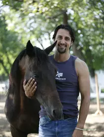 Denis Ștefan s-a infectat cu noul coronavirus. ”Bebelușa” Cristina a făcut anunțul: ”A avut febră, frisoane, dureri musculare”