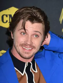 Emma-Roberts-a-devenit-mama