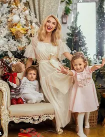 Andreea Bălan i-a cunoscut familia lui Tiberiu Argint. Artista a fost cu fetițele acasă la părinții lui