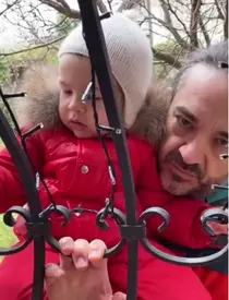 Cum se simt fiica și soțul Sandrei Stoicescu, infectați cu COVID-19. Primele poze din izolare