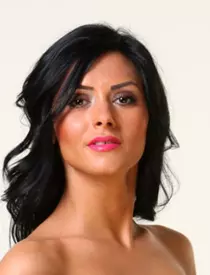 Raluca-Dumitru-Survivor-înainte-operații-estetice-2