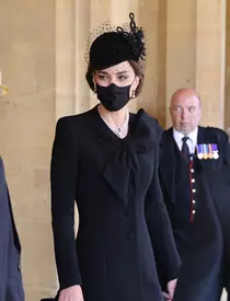 Cât a costat rochia lui Kate Middleton de la înmormântarea Prințului Philip. A mai purtat-o la un eveniment
