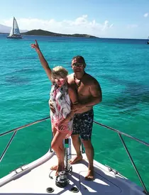 cristina-darha-uni-k-a-pierdut-doua-sarcini-1