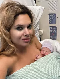 iasmina-hill-a-nascut-milionarul-bradford-hill-in-culmea-fericirii-1-Copy