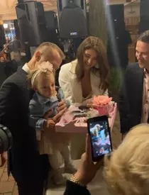 turta-fiicei-lui-augustin-viziru-petrecere-cu-lautari-si-vedete-din-showbiz-ce-a-ales-de-pe-tava-maria