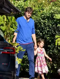 Mila-Kunis-Ashton-Kutcher-5-683×1024