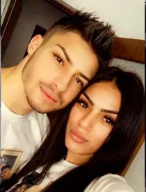 alex-oianu-iubita-cerere