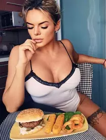 Cine este concurenta care făcea topless la Survivor: ”Eram un fel de atlas pentru băieţi”