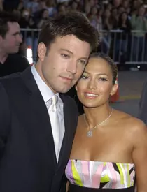 Bat clopote de nuntă! Ben Affleck caută inel de logodnă pentru Jennifer Lopez
