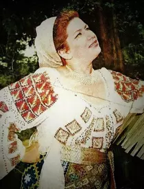 220px-Ileana_Sărăroiu