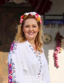 Ce salariu are Elena Lasconi la Primăria din Câmpulung: „La PRO TV făceam banii ăștia în 40 de minute”