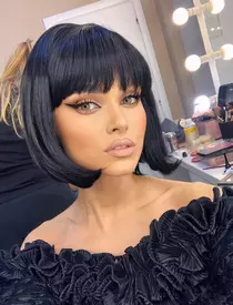 Cine e bărbatul care i-a frânt inima lui Theo Rose, în adolescență: „O pasiune toxică, bolnăvicioasă”