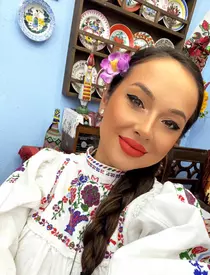 De ce a renunțat Vlăduța Lupău la costumul popular, o perioadă: „Îl respectăm”