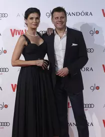 Alina Puscas si sotul ei, Mihia