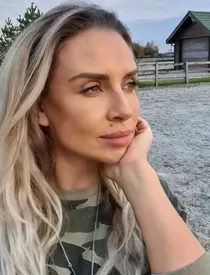 Cine este Adina Halas, noua concurentă de la Bravo, ai stil!. A fost prezentatoare TV