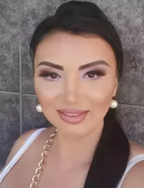 adriana-bahmuteanu-1