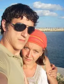 cum-arata-sotia-lui-constantin-dita-1-1