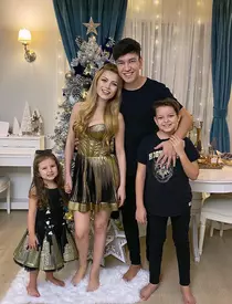 2Elena-Gheorghe-si-copiii-ei