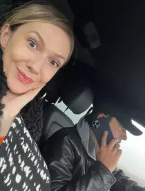 Care este regula pe care Adela Popescu a impus-o în familia sa: „Două ore telefoanele noastre vor sta pe...”