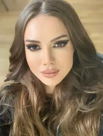Otilia Bilionera și-a dat în judecată fostul impresar, înainte de plecarea la Survivor: „Vorbim de sute de mii de euro”