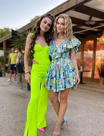 Theo Rose si sora ei