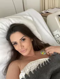 Când își va boteaza Mara Bănică fetița: „Sperăm să putem face și o petrecere”