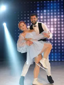 Cine este Codruța Moiseanu de la Dancing on Ice. Concurează pentru un tânăr de 15 ani