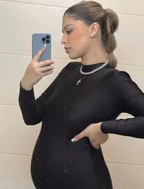 Irina Deaconescu a născut prematur și a postat primele imagini cu fetița. Ce nume deosebit i-a ales