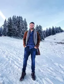 Cine este Sebastian, concurent la Insula Iubirii. Lucrează la radio