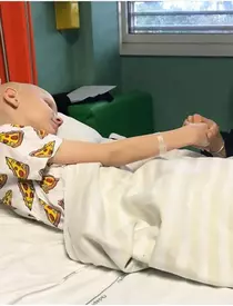 Angelina-Jolie-spital-copii-Ucraina