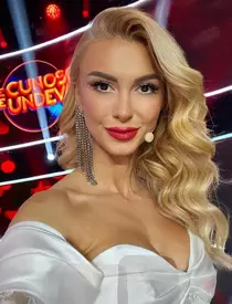 Andreea Bălan, de urgență la spital, după ce a căzut și s-a lovit cu fața de bordură: „Doctorul mi-a cusut buza de sus”