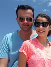 2021-06-02-00_56_37-Cine-este-de-fapt-Agatha-Kundri-sotia-lui-Mihai-Gadea-directorul-Antena-3-