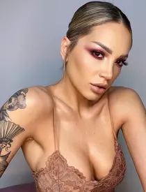 72EE3C67-257E-4FB7-940A-317EFC7F9AD5