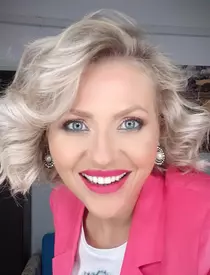 Mirela moderatoarea tv