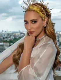 Iulia-Vantur-Viva-party-2022-1