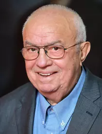 Alexandru Arșinel, decorat cu Ordinul "Crucea Bucovinei". Actorul și-a primit distincția așezat în scaun cu rotile