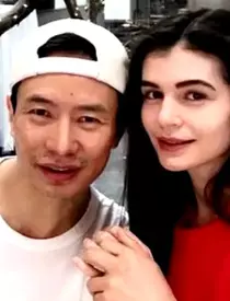 Monica-Gabor-si-MR-Pink