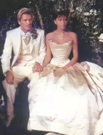 David Beckham lights NYC”s Empire State Building – NYC