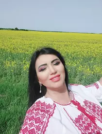 adriana-bahmuteanu-1-1