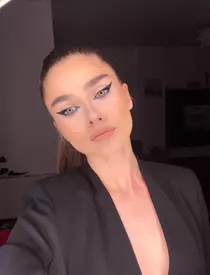 Theo Rose a fost victima bullying-ului, la începutul carierei: „Am fost deseori certată, pentru că era la îndemână sau eram…” / EXCLUSIV