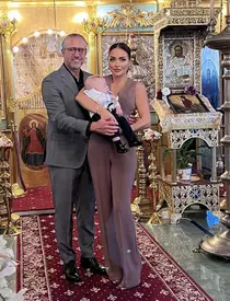 Laurențiu Reghecampf, imagine adorabilă cu fiul lui, Liam. Cum i-a surprins Corina Caciuc pe stradă, la plimbare