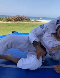 cine-este-anca-savelio-sora-anamariei-prodan-1