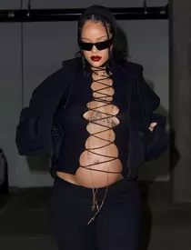 rihanna-.4jpg-1